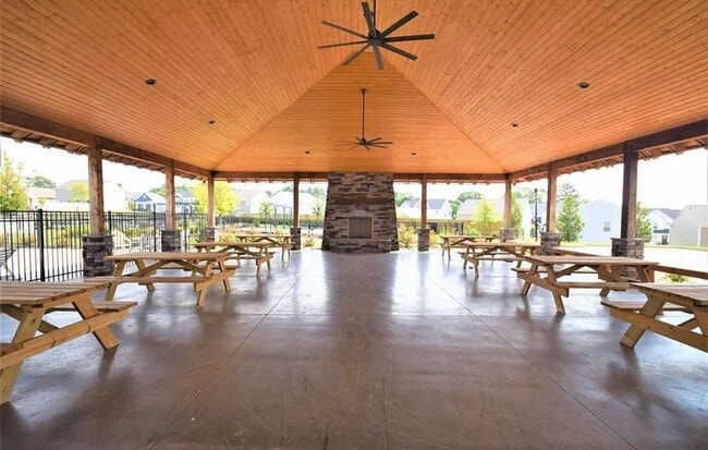 Building Photo - Beautiful 3/2 In Amenity Filled Neighborhood!