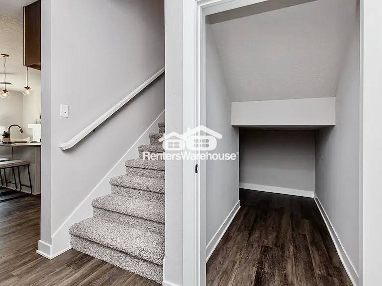 Building Photo - 3622 NE Kara Ln