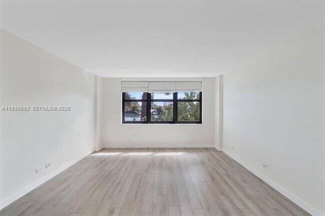 Building Photo - 10101 E Bay Harbor Dr