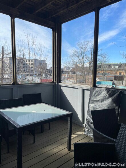 Building Photo - 33 Highgate St