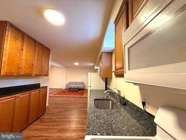 Building Photo - 701 N Vermont St