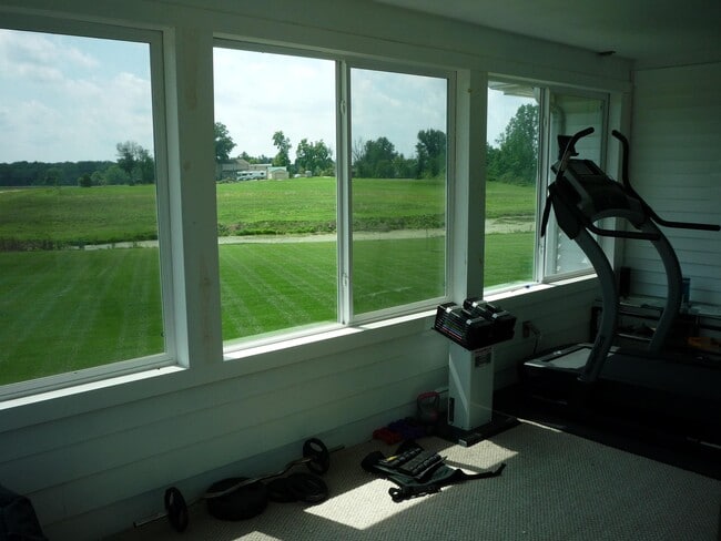 Building Photo - 10012 Hollow Rd SW