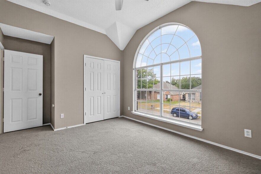 Building Photo - 1624 Ariel Dr