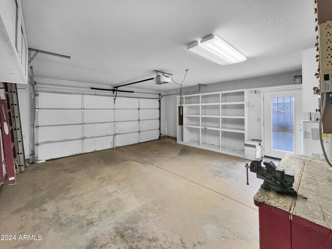 Building Photo - 15036 N Dogwood Ln