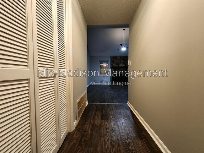 Building Photo - 1531 Marcy Cir
