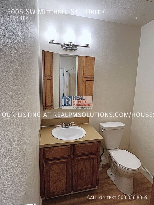 Building Photo - 5005 SW Mitchell St