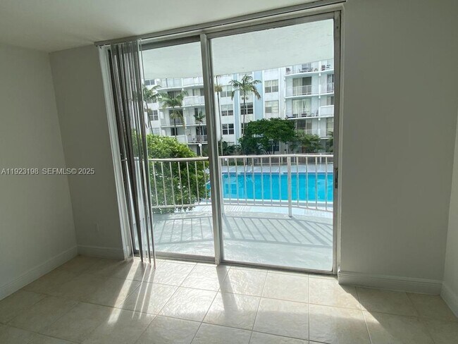 Building Photo - 488 NW 165th St