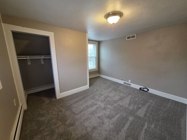 Building Photo - 1353 W Grand Ave