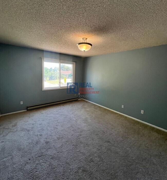 Building Photo - 3207 Camelot Dr