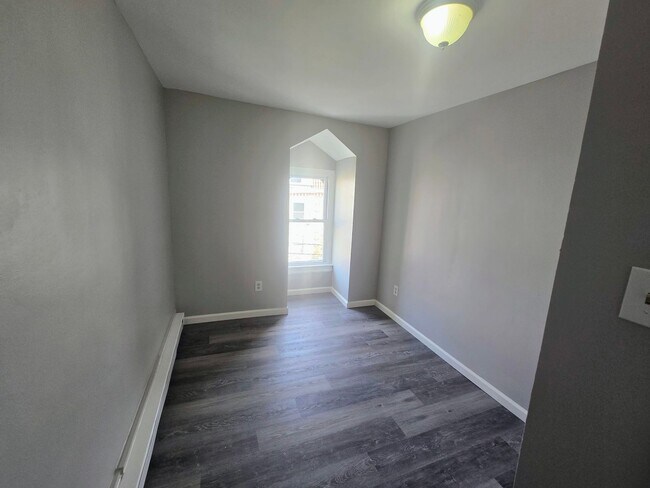 Building Photo - 430 W Turner St