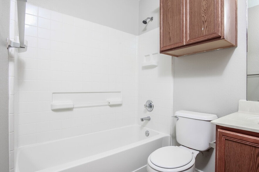 Building Photo - 1172 Tomahawk Dr