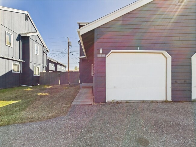 Building Photo - 1310 29th Ave