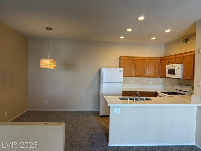Building Photo - Green Valley 1BR Condo with Quartz Counters, Pool & Covered Parking