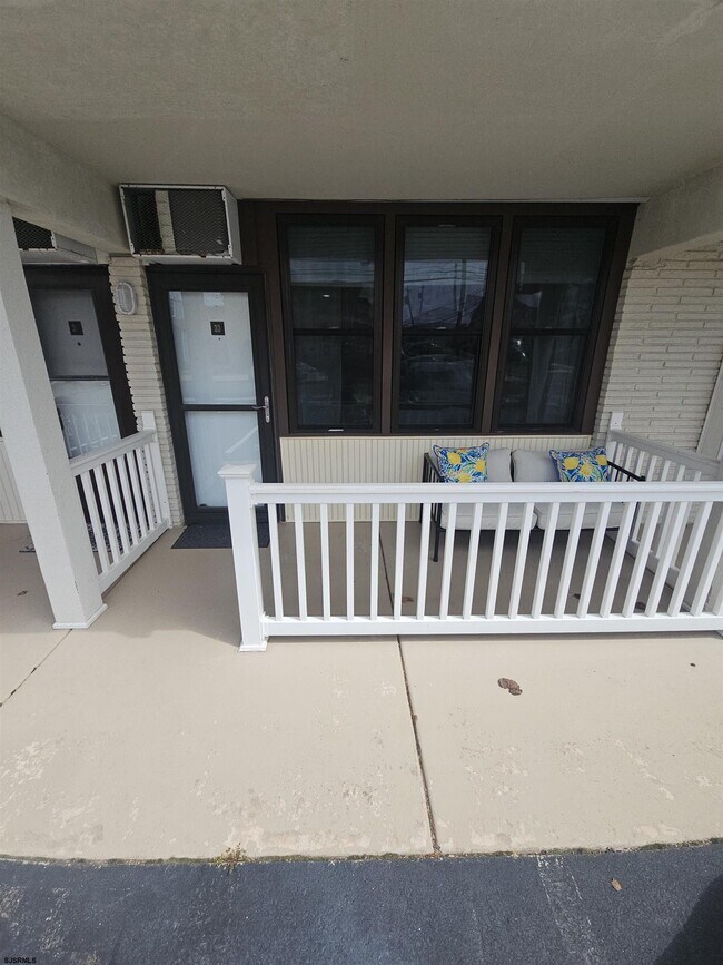 Building Photo - 9401 Pacific Ave