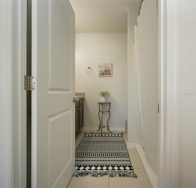 Building Photo - 11124 Leland Groves Dr