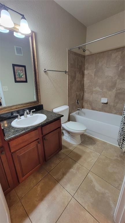 Building Photo - 914 Charo Pkwy