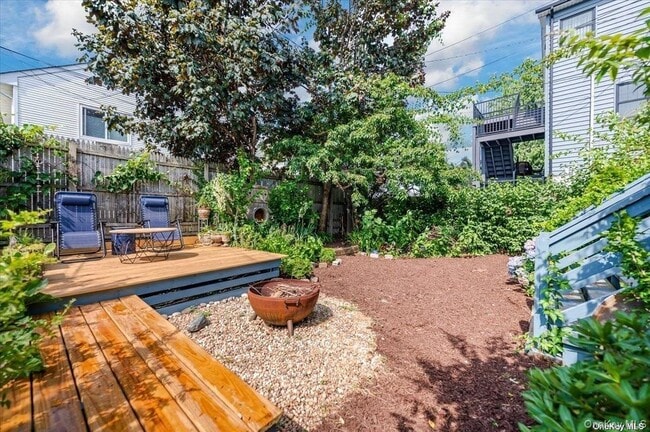 Building Photo - 311 E Market St