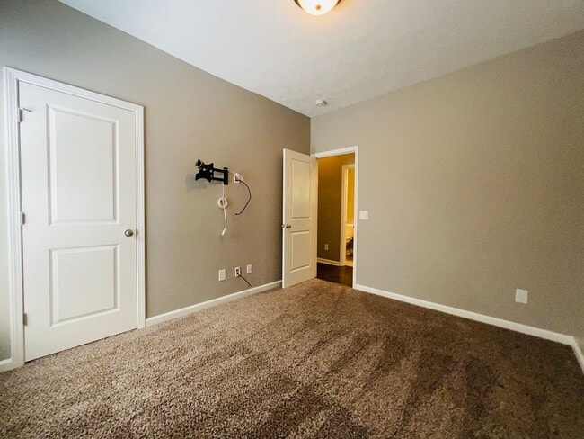 Building Photo - Walking Distance to Station Camp Schools