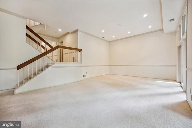 Building Photo - 6 Goldleaf Ct