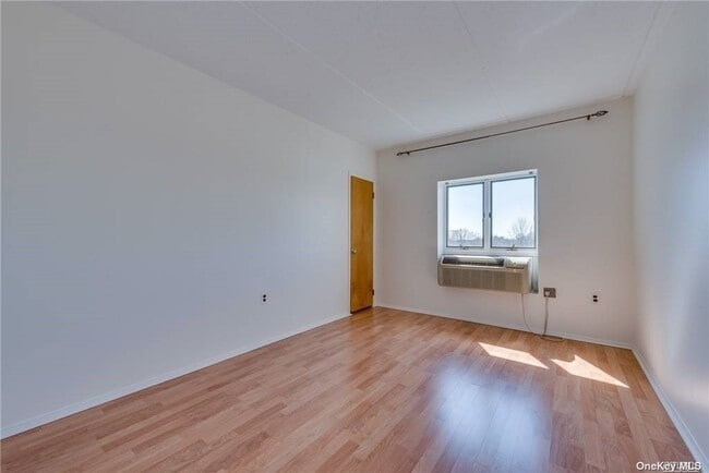 Building Photo - 205 Mineola Blvd