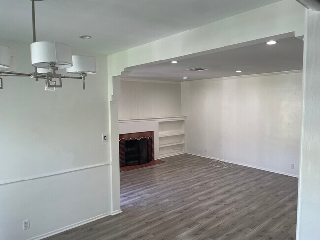 Building Photo - 3817 Globe Ave