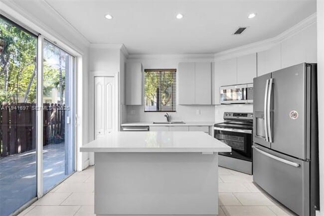 Building Photo - 5505 NW 112th Path