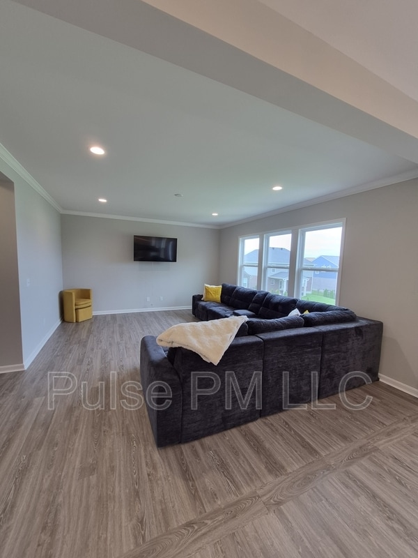 Building Photo - 6179 Ballyshannon Dr