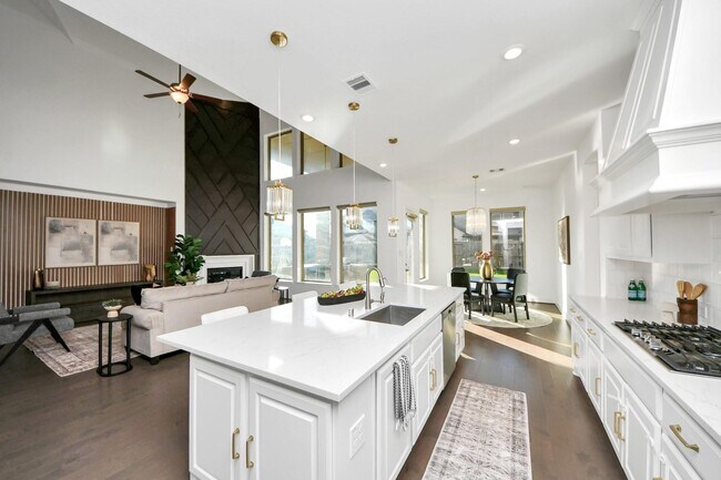 Building Photo - 10719 Klaria Cres Ct