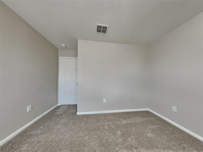Building Photo - 5343 Marsh Ln