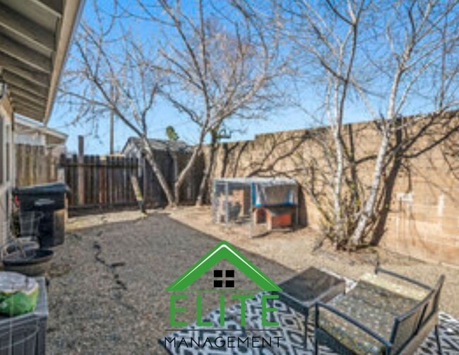 Building Photo - Charming 3-Bedroom Duplex in North Highlan...