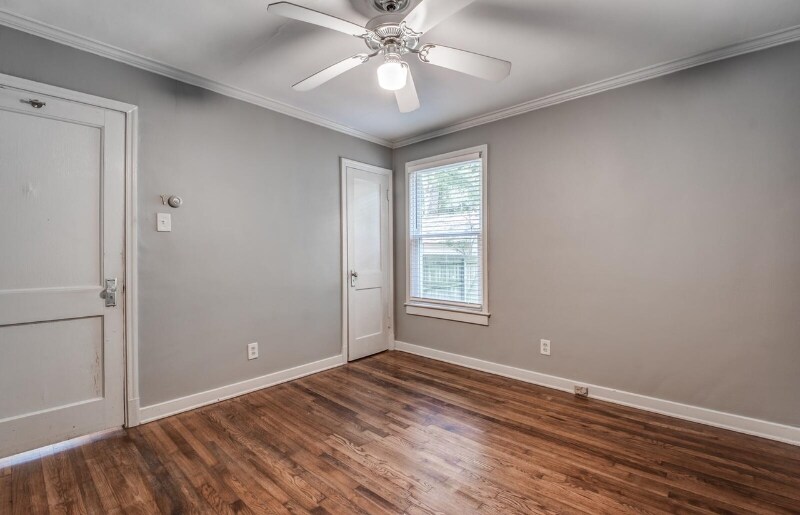 Building Photo - 373 S Fenwick Rd