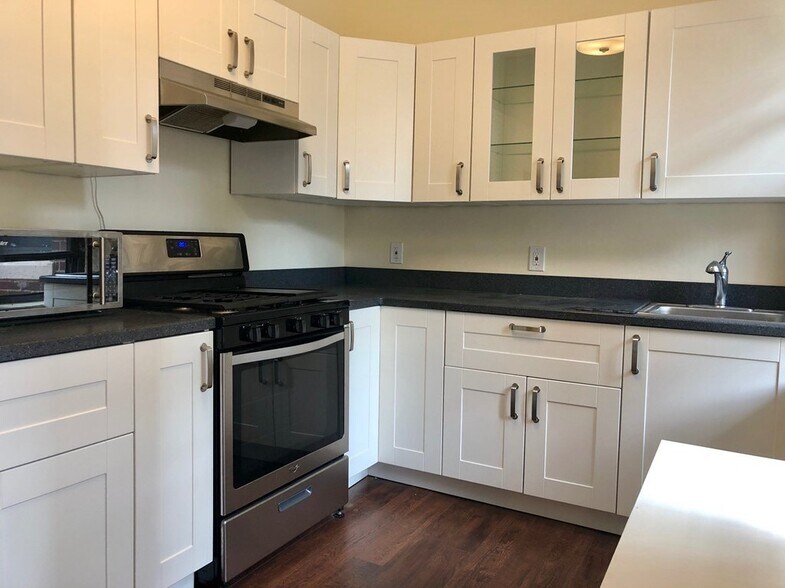 Building Photo - 189 Chestnut Hill Ave