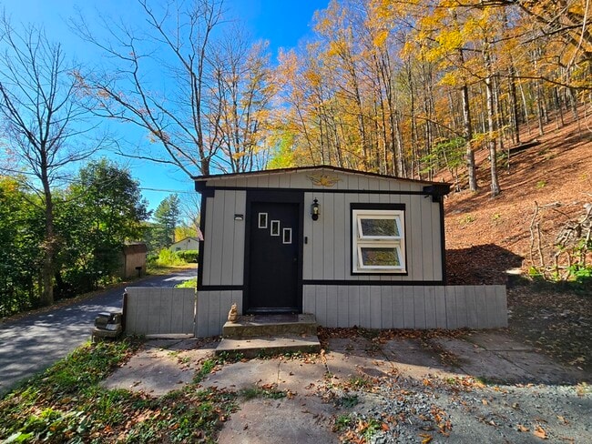 Primary Photo - 286 Benton Hollow Rd