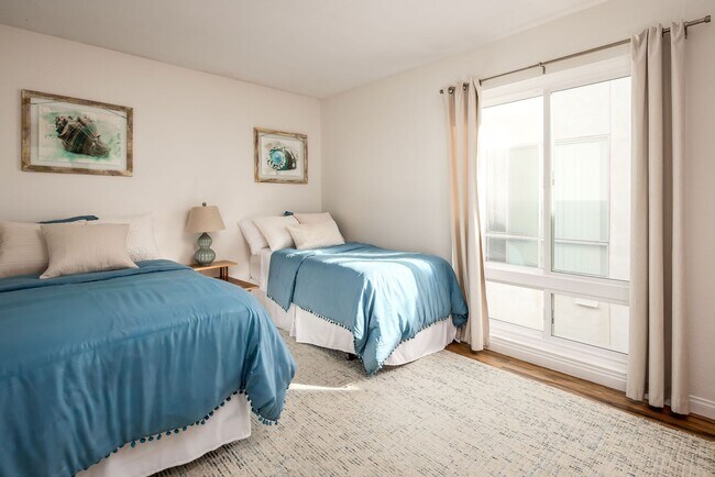 Building Photo - 2721 Camino Del Mar