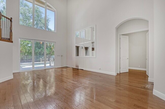 Building Photo - 6464 Bellamalfi St