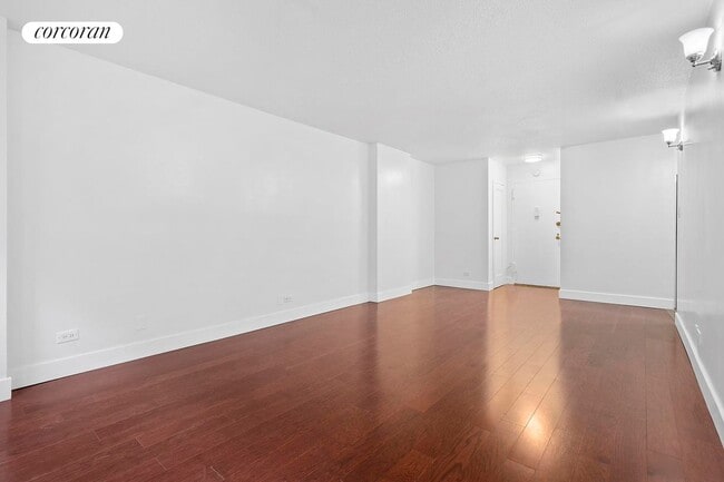 Building Photo - 520 E 81st St