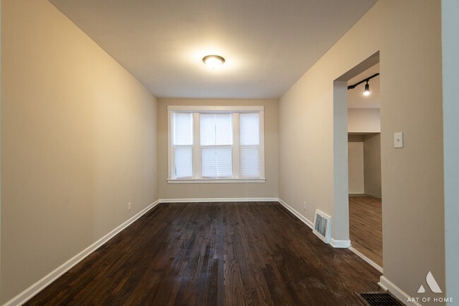 Building Photo - 6948 S Woodlawn Ave