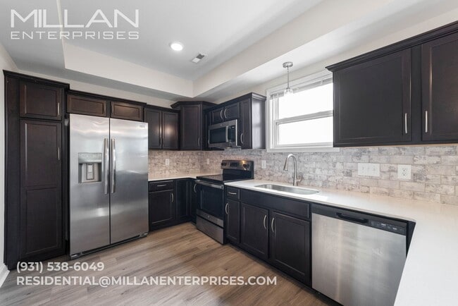 Building Photo - Spacious & Updated 3/2.5 Home Near Fort Ca...