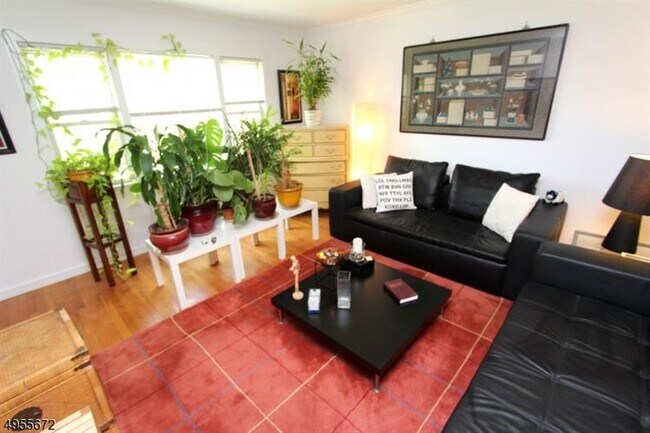 Building Photo - 151 E Palisade Ave