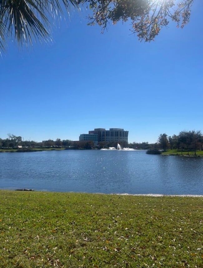 Building Photo - 16050 Via Solera Cir