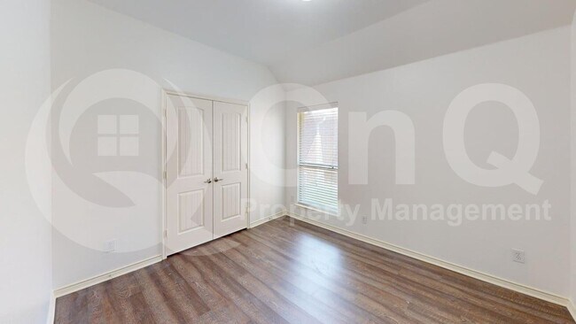 Building Photo - 1618 Nestledown Dr