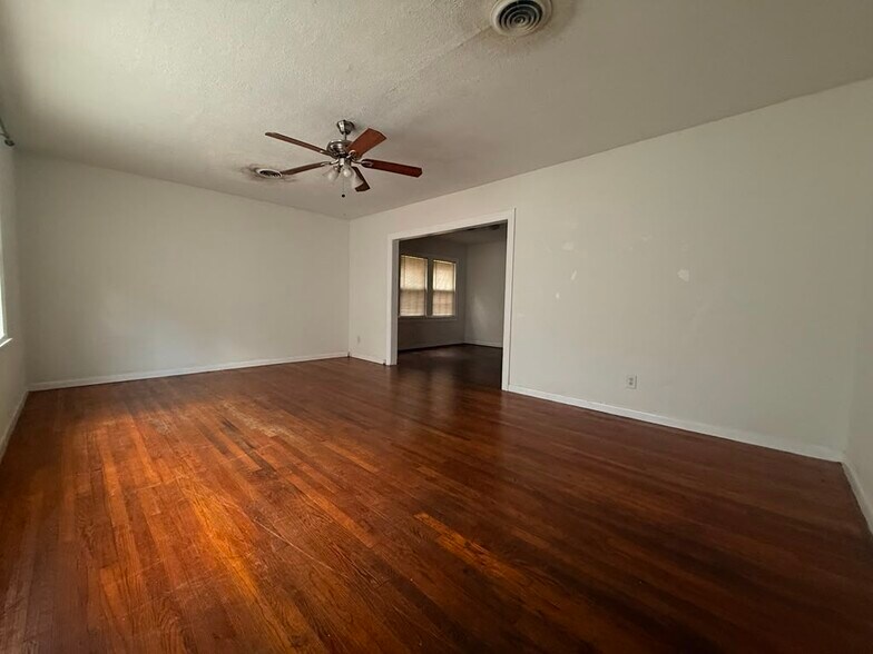 Building Photo - 111 Westridge Dr
