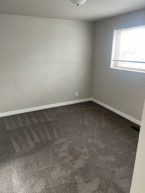 Building Photo - "Charming 2-Bed Retreat in Washington Terrace – Cozy Comfort at 912 Sq Ft!"
