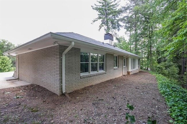 Building Photo - 720 Langford Ln NW