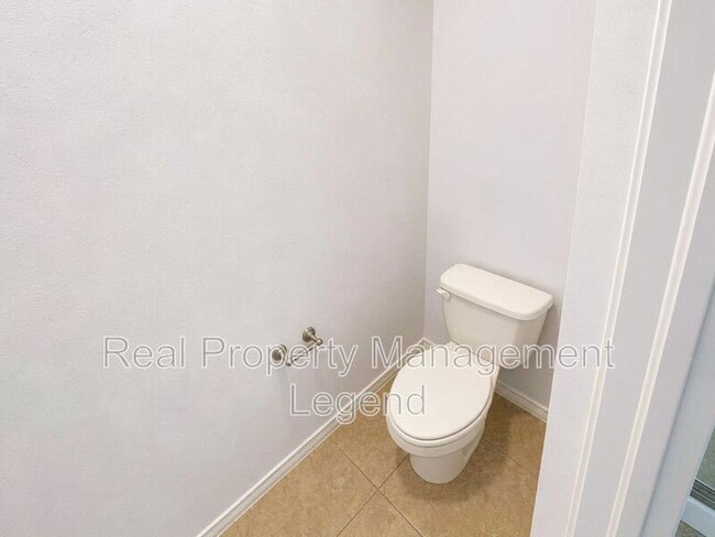 Building Photo - 5729 Knox Dr