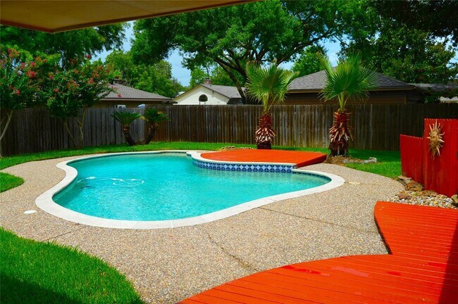 Building Photo - 3114 Greenridge Dr