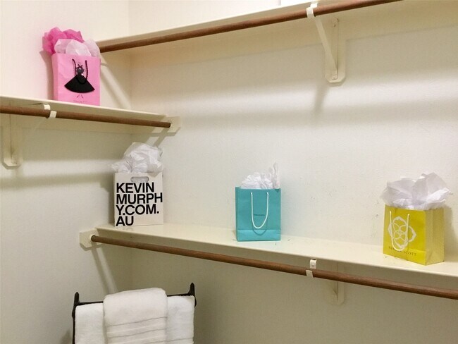 Building Photo - 3 N Spiral Vine Cir