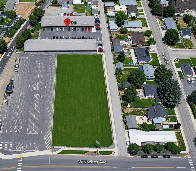 Building Photo - Simple, Spacious, And Ready For You!