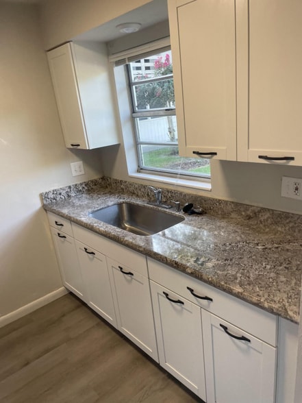 Building Photo - 4251 SW 21st Pl