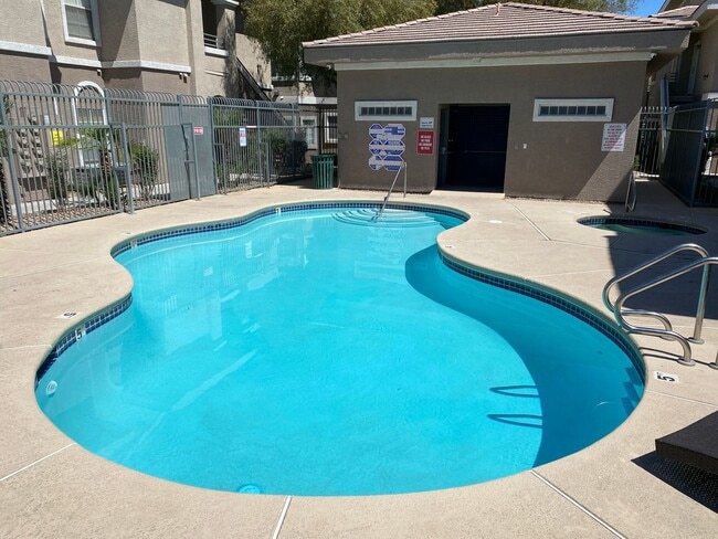 Building Photo - Welcome Home! Gorgeous Upgraded 1231 Sq Ft...